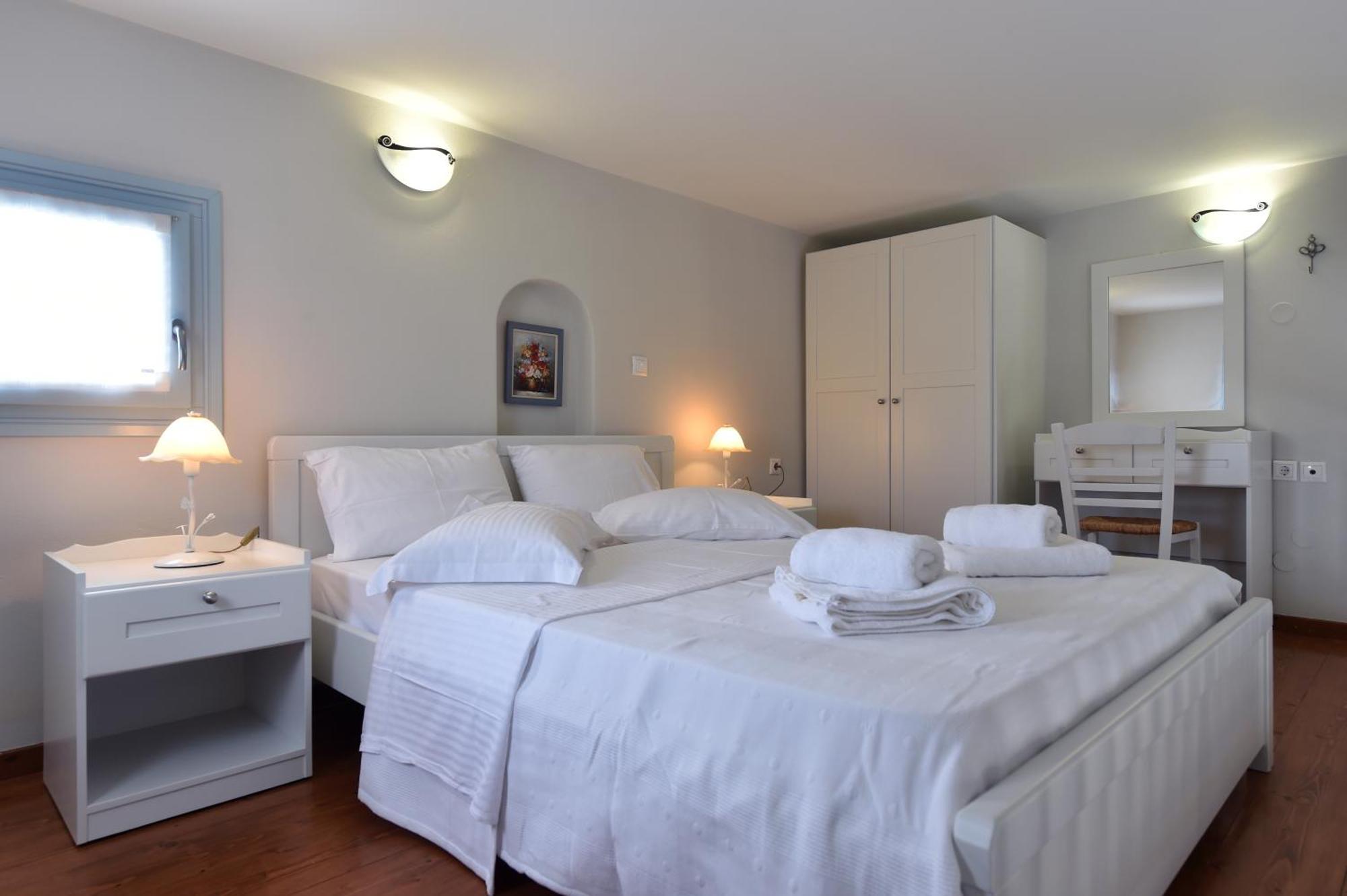 Tonia Apartments Paros Chrisi Akti  Exteriér fotografie